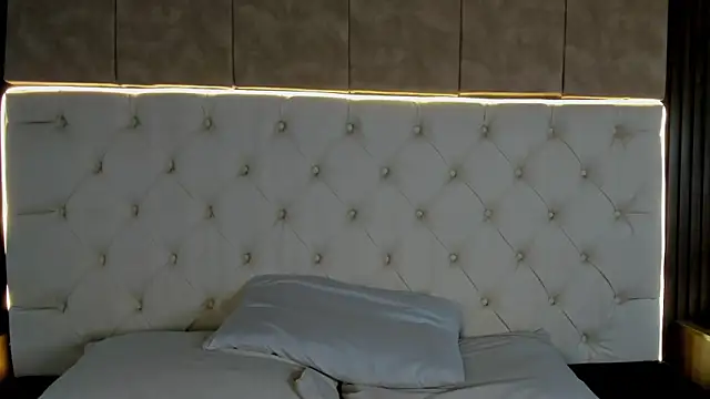 Snapshot of Camiila_rosse chatting on 3, 12, 2025 Camiila rosse online show from 3, 12, 2025