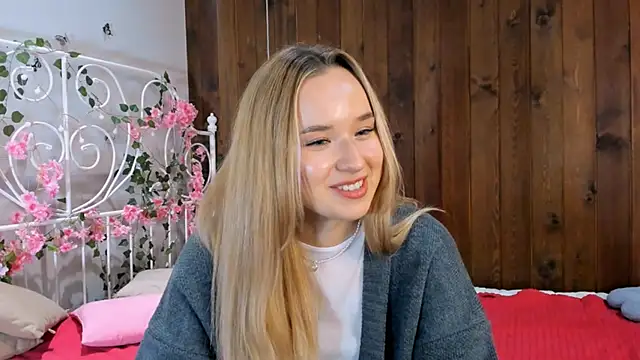 EveMcclearen online show from 12, 11, 2025