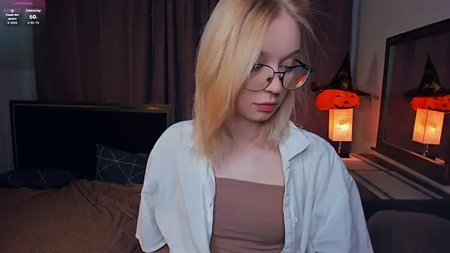 Snapshot of ShanelTunon chatting on 31, 10, 2025 ShanelTunon online show from 31, 10, 2025