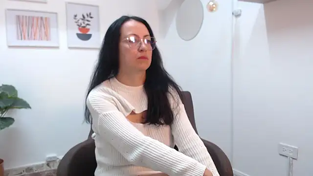 Lauryn Jones online show from 19, 11, 2025