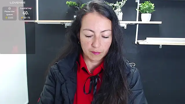 Lauryn Jones online show from 7, 5, 2026