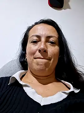 Lauryn Jones online show from 1, 6, 2026