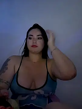 Snapshot of Romina_foxxx_ chatting on 11, 11, 2025 Romina foxxx online show from 11, 11, 2025