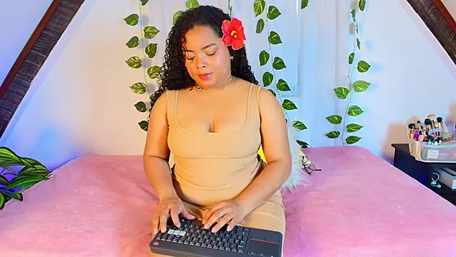 Snapshot of alanaa_gomezz chatting on 29, 5, 2026 alanaa gomezz online show from 29, 5, 2026
