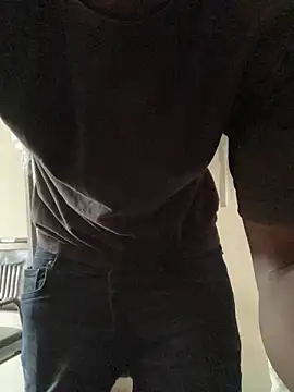 Snapshot of Ndodemnyama@xh chatting on 4, 12, 2025 Ndodemnyamaxh online show from 4, 12, 2025