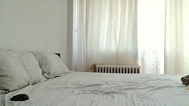 Snapshot of CharmingPearl chatting on 24, 11, 2025 CharmingPearl online show from 24, 11, 2025