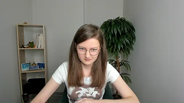 Snapshot of TulaLatigo chatting on 3, 11, 2025 TulaLatigo online show from 3, 11, 2025