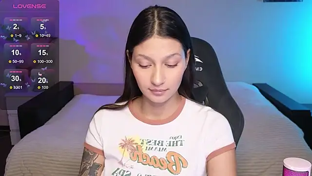 Snapshot of Nikol_Goldysss chatting on 13, 11, 2025 Nikol Goldysss online show from 13, 11, 2025