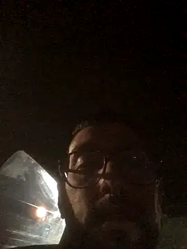 Snapshot of Maqbur chatting on 8, 11, 2025 Maqbur online show from 8, 11, 2025