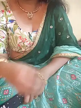 Snapshot of mouni499 chatting on 17, 5, 2026 mouni499 online show from 17, 5, 2026