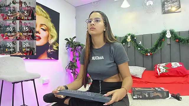 Snapshot of kendra_london chatting on 3, 12, 2025 kendra london online show from 3, 12, 2025