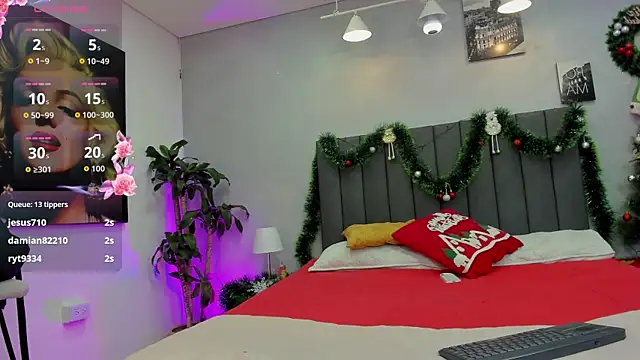 Snapshot of kendra_london chatting on 18, 12, 2025 kendra london online show from 18, 12, 2025