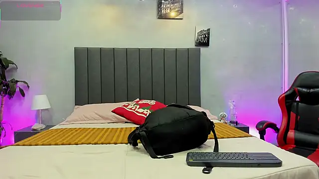 Snapshot of kendra_london chatting on 9, 1, 2026 kendra london online show from 9, 1, 2026