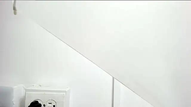 Snapshot of kendra_london chatting on 28, 2, 2026 kendra london online show from 28, 2, 2026