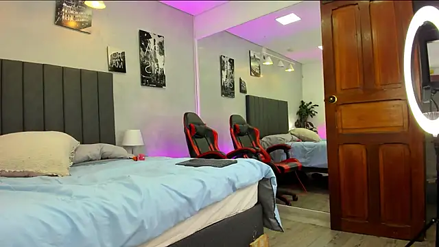 Snapshot of kendra_london chatting on 4, 3, 2026 kendra london online show from 4, 3, 2026