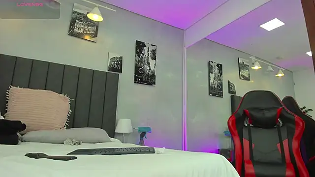 Snapshot of kendra_london chatting on 5, 3, 2026 kendra london online show from 5, 3, 2026