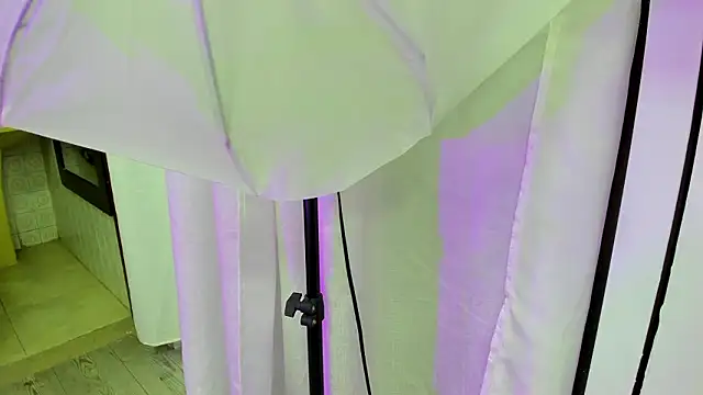 Snapshot of kendra_london chatting on 9, 3, 2026 kendra london online show from 9, 3, 2026