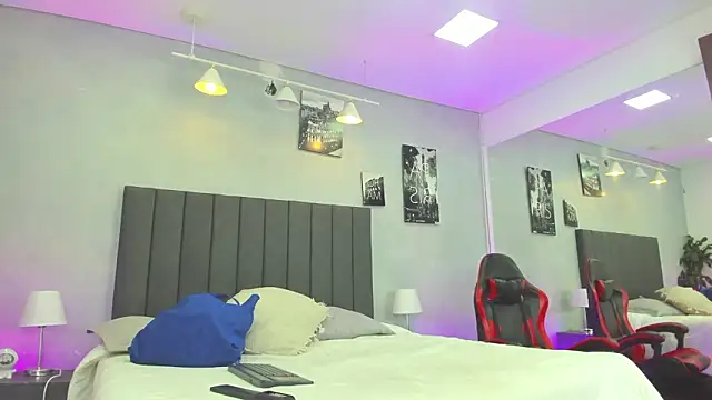 Snapshot of kendra_london chatting on 14, 3, 2026 kendra london online show from 14, 3, 2026