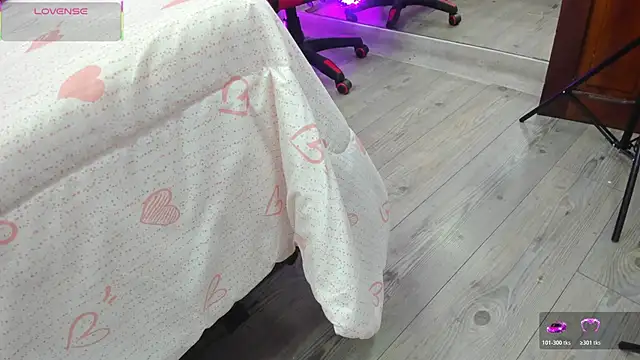 Snapshot of kendra_london chatting on 27, 3, 2026 kendra london online show from 27, 3, 2026