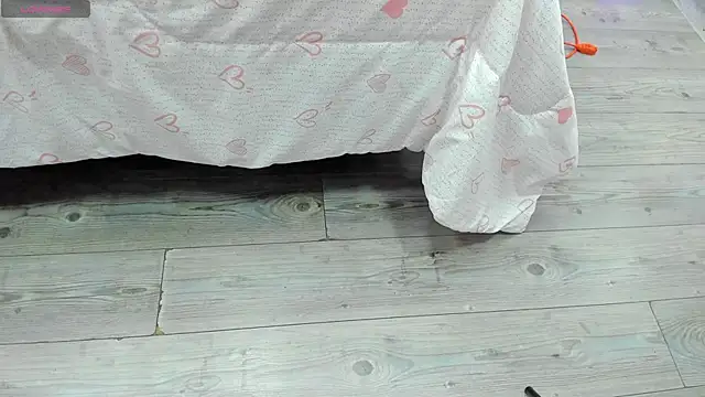 Snapshot of kendra_london chatting on 28, 3, 2026 kendra london online show from 28, 3, 2026