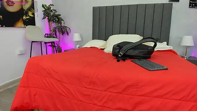 Snapshot of kendra_london chatting on 31, 3, 2026 kendra london online show from 31, 3, 2026