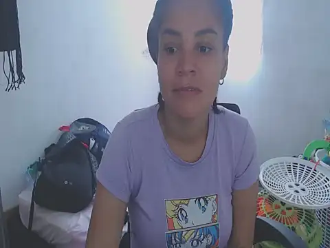 shayna cute online show from 2, 6, 2026