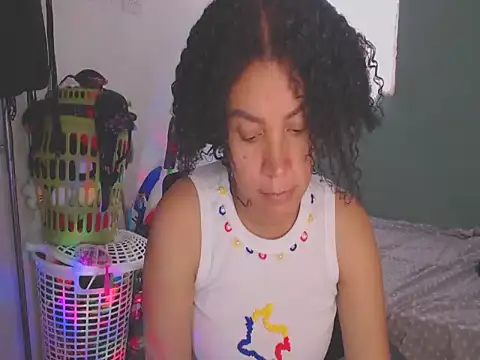Snapshot of shayna_cute chatting on 3, 7, 2026 shayna cute online show from 3, 7, 2026