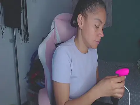 Snapshot of shayna_cute chatting on 18, 7, 2026 shayna cute online show from 18, 7, 2026