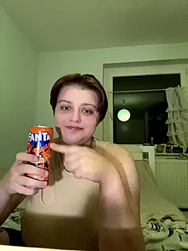 Snapshot of Francine_Wilma chatting on 4, 11, 2025 Francine Wilma online show from 4, 11, 2025