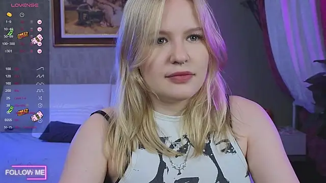 Snapshot of Mila_wxw chatting on 21, 11, 2025 Mila wxw online show from 21, 11, 2025