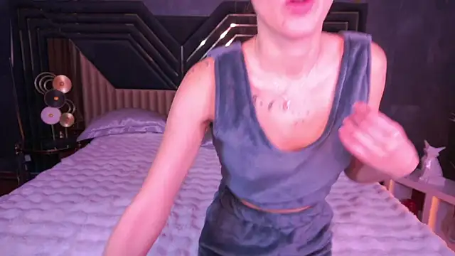 ZafiraMoonn online show from 22, 12, 2025