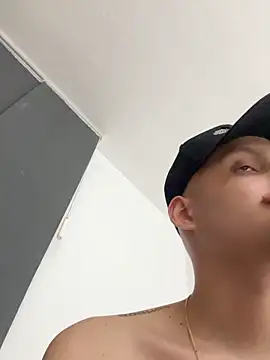 Snapshot of Atlass0108 chatting on 3, 11, 2025 Atlass0108 online show from 3, 11, 2025