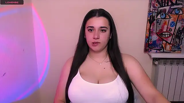 Snapshot of AlinaDoll_ chatting on 4, 5, 2026 AlinaDoll online show from 4, 5, 2026