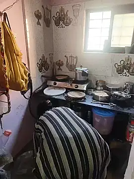 Snapshot of Lailamajnu1996 chatting on 13, 2, 2026 Lailamajnu1996 online show from 13, 2, 2026