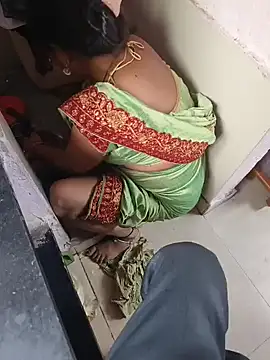 Snapshot of Lailamajnu1996 chatting on 15, 2, 2026 Lailamajnu1996 online show from 15, 2, 2026