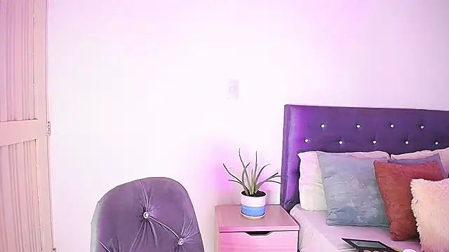 BryanaSmiths online show from 30, 11, 2025