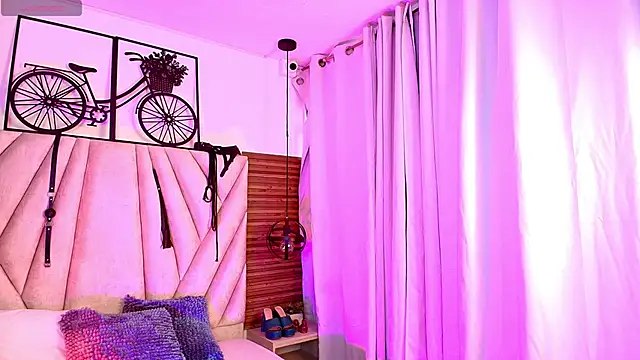 Snapshot of KimberlyFox_t chatting on 7, 5, 2026 KimberlyFox t online show from 7, 5, 2026