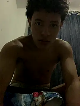 Snapshot of santicastroles chatting on 8, 11, 2025 santicastroles online show from 8, 11, 2025