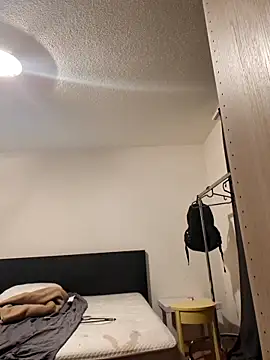 Snapshot of FrancescoLatino chatting on 4, 12, 2025 FrancescoLatino online show from 4, 12, 2025