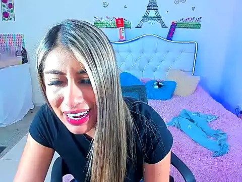 Snapshot of veronicamist95 chatting on 8, 11, 2025 veronicamist95 online show from 8, 11, 2025