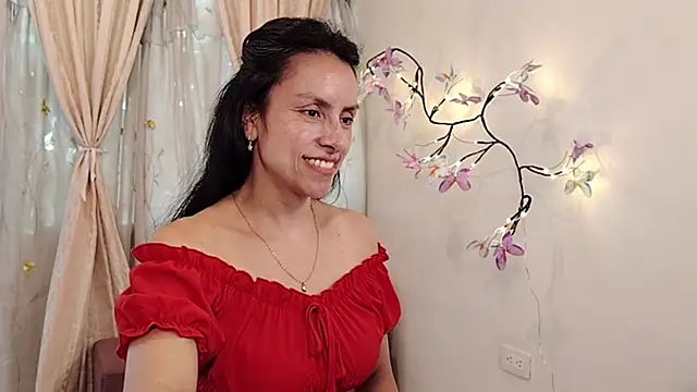 Snapshot of Bella_Exhibition chatting on 23, 5, 2026 Bella Exhibition online show from 23, 5, 2026