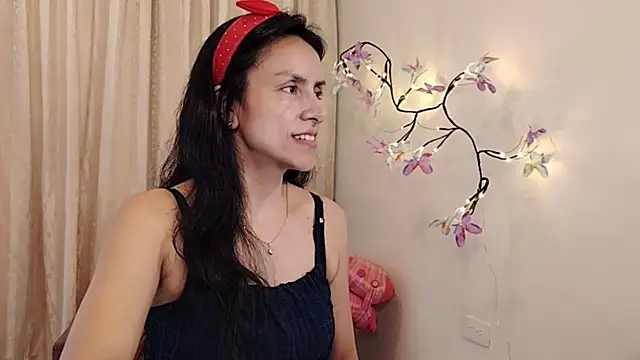 Snapshot of Bella_Exhibition chatting on 30, 5, 2026 Bella Exhibition online show from 30, 5, 2026