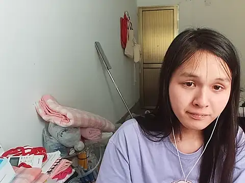 Snapshot of RebelAura chatting on 3, 7, 2026 RebelAura online show from 3, 7, 2026