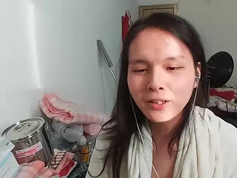 Snapshot of RebelAura chatting on 9, 7, 2026 RebelAura online show from 9, 7, 2026
