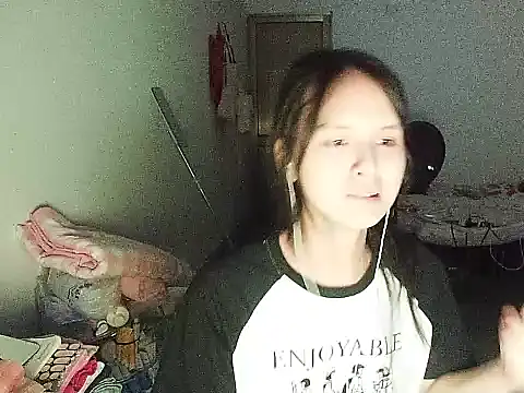 Snapshot of RebelAura chatting on 13, 7, 2026 RebelAura online show from 13, 7, 2026