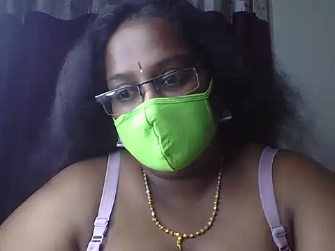 Snapshot of hootypriya chatting on 8, 5, 2026 hootypriya online show from 8, 5, 2026