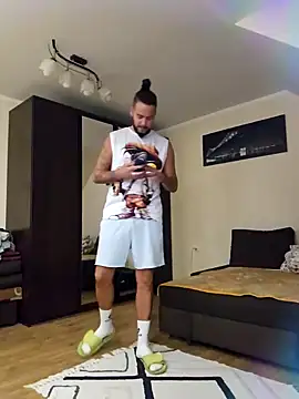 Snapshot of Matteooo87 chatting on 12, 11, 2025 Matteooo87 online show from 12, 11, 2025