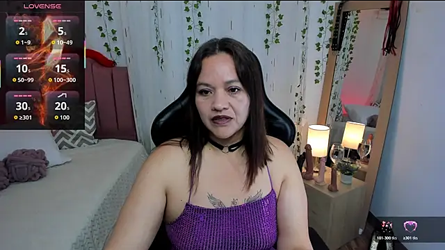 Victoria Wilde  online show from 6, 11, 2025