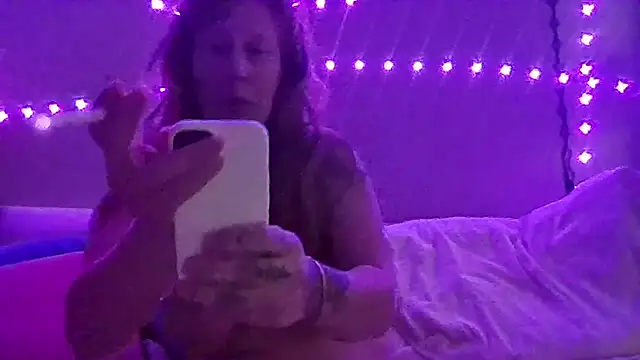 Redriddinghood8 online show from 16, 11, 2025