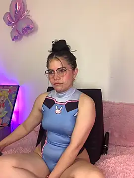 Snapshot of violettabond chatting on 8, 2, 2026 violettabond online show from 8, 2, 2026